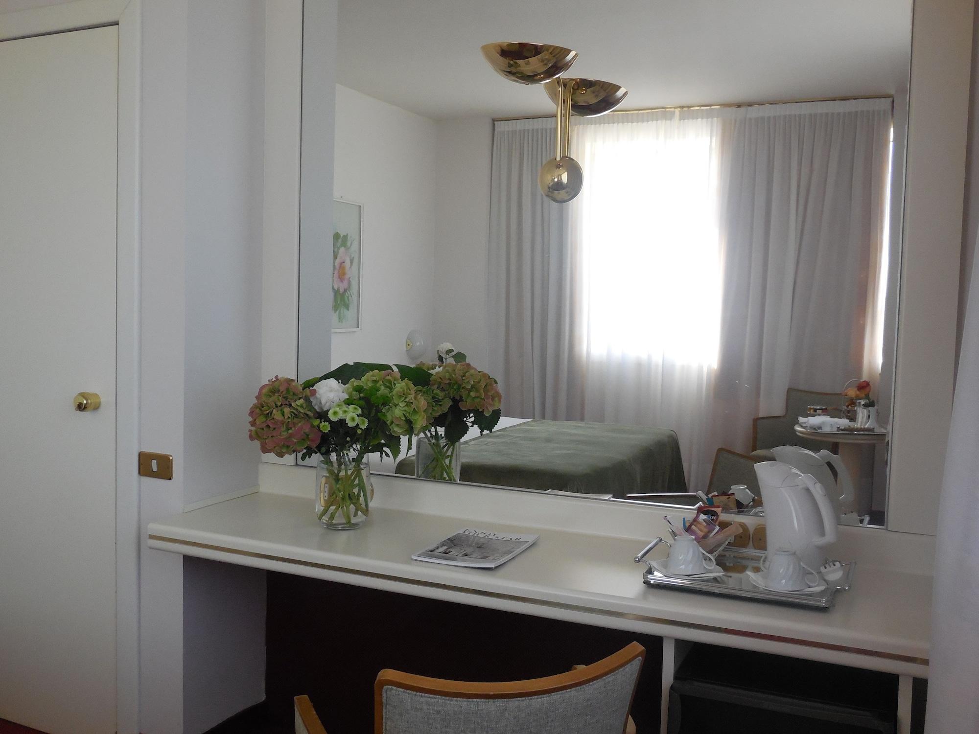 Starhotels Cristallo Palace Hotel 4*