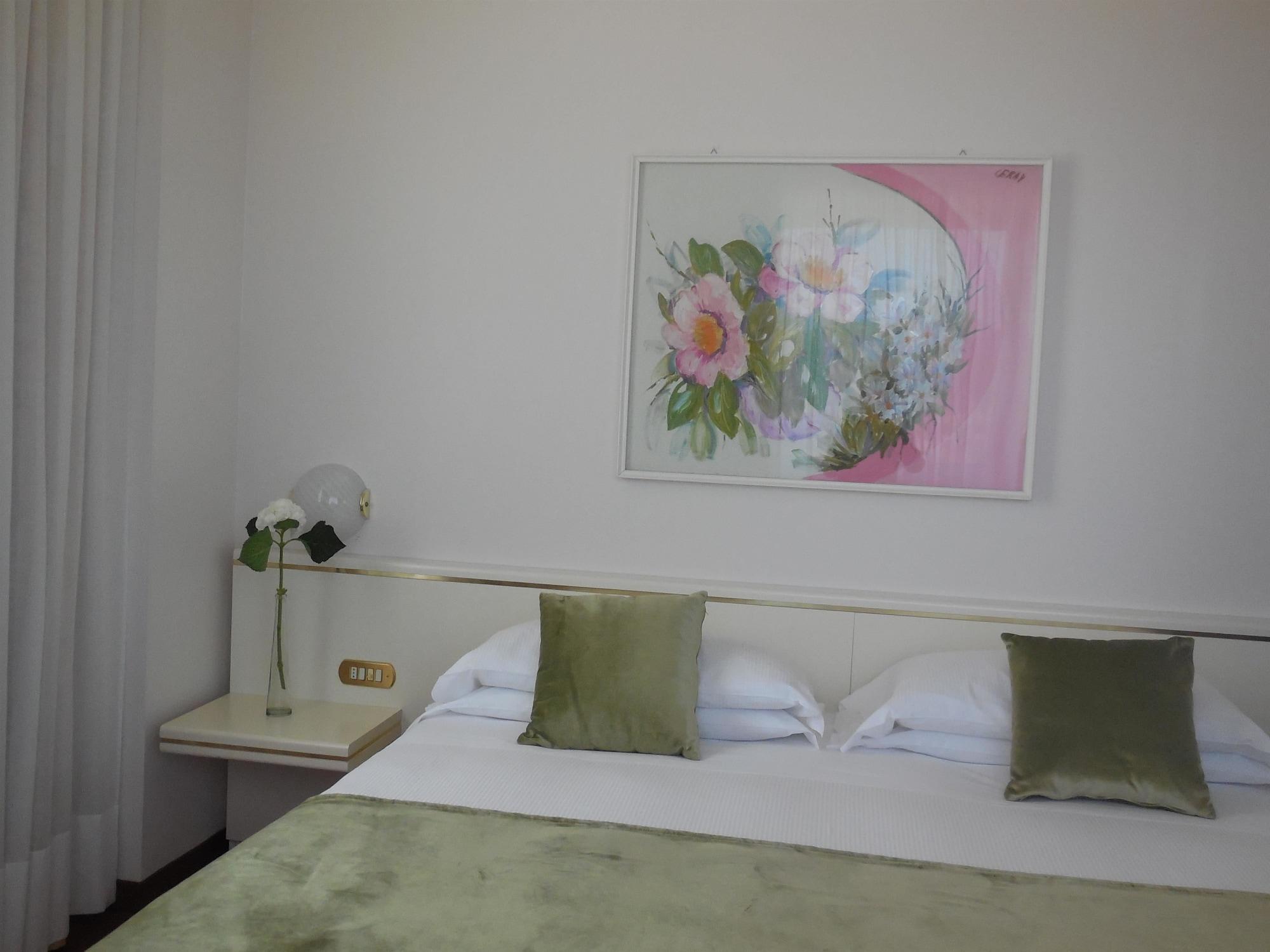 Starhotels Cristallo Palace 4*