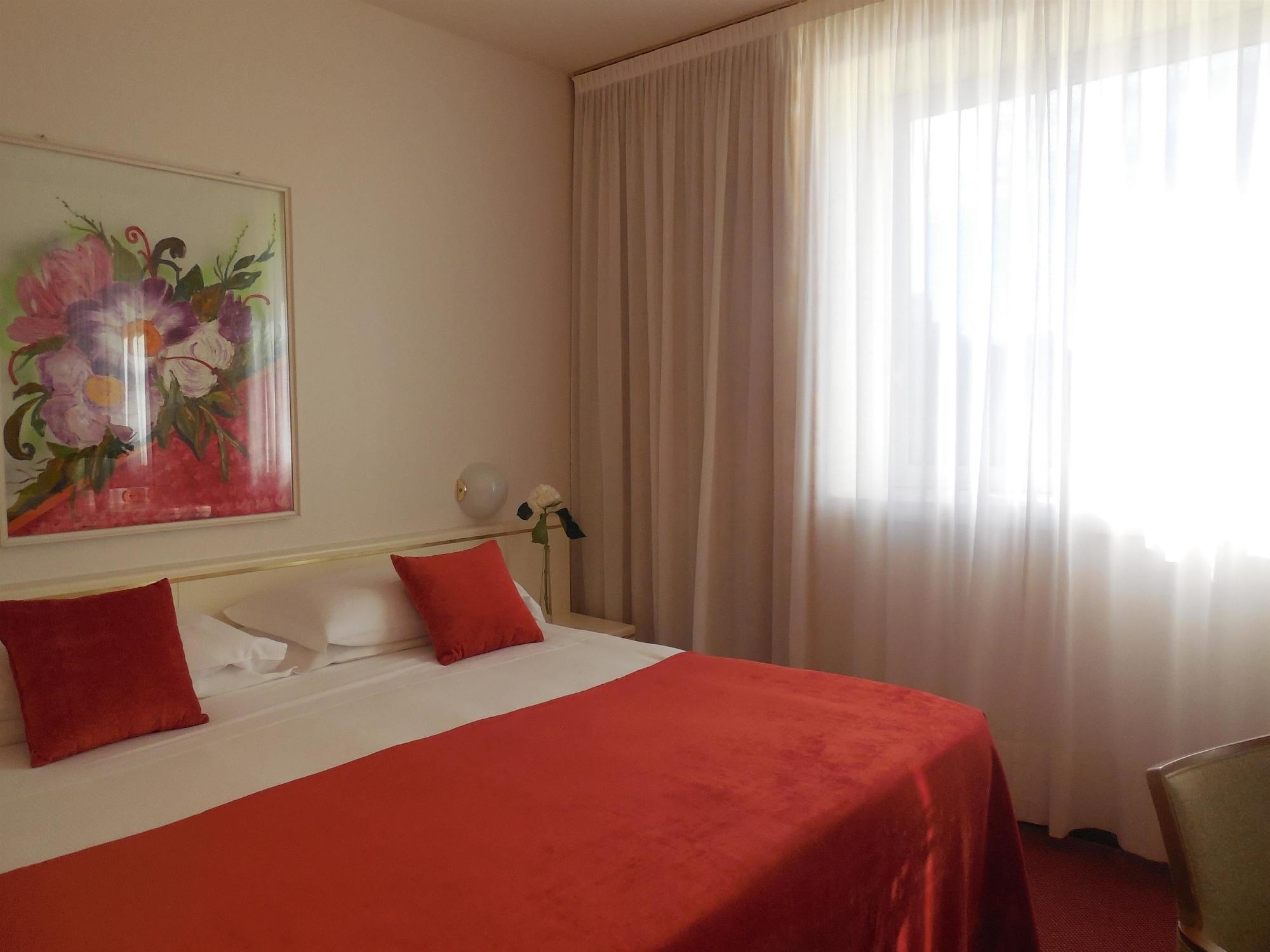 Starhotels Cristallo Palace Hotel