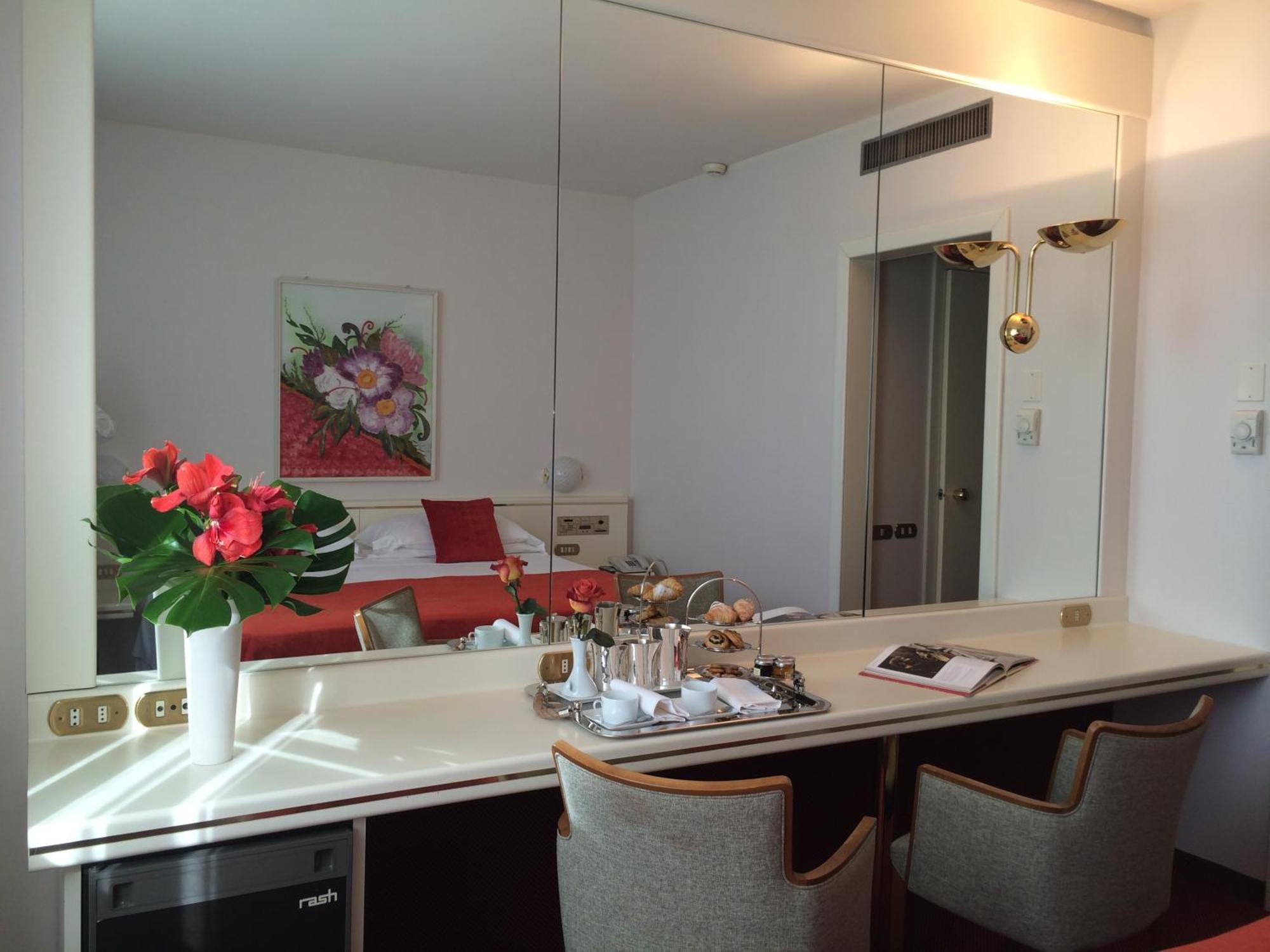 Hotel Starhoteles Cristallo Palace 4*